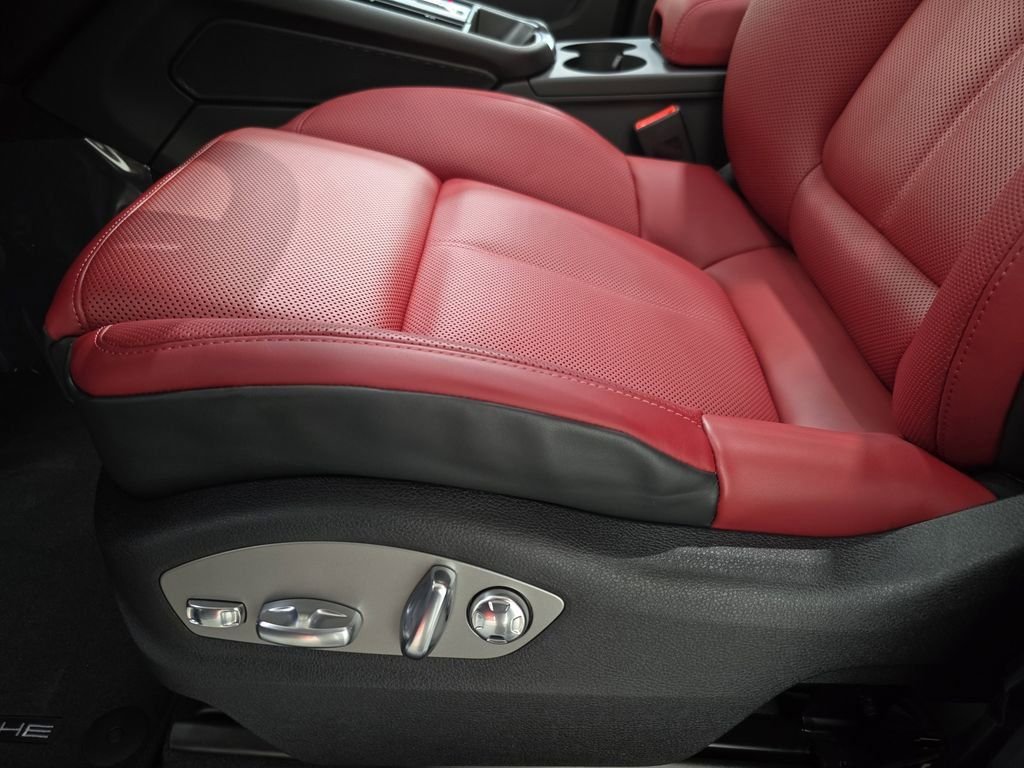 Certified Used 2025 Silver Porsche  image 23