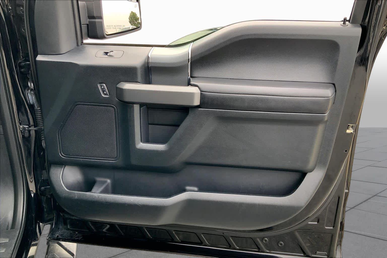 Used 2017 Shadow Black Ford XLT image 21
