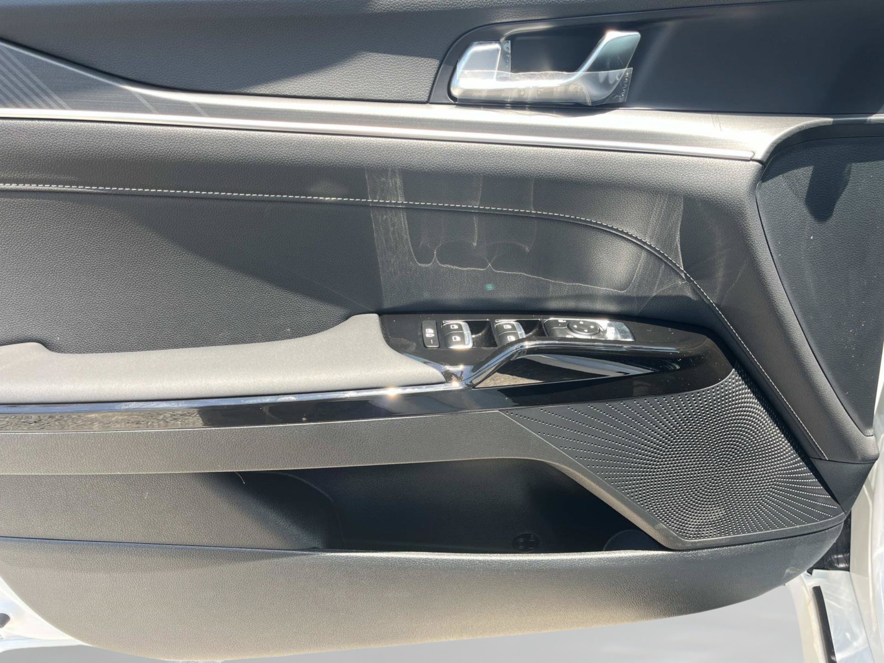 New 2026 Snow White Pearl Kia GT-Line FWD image 17