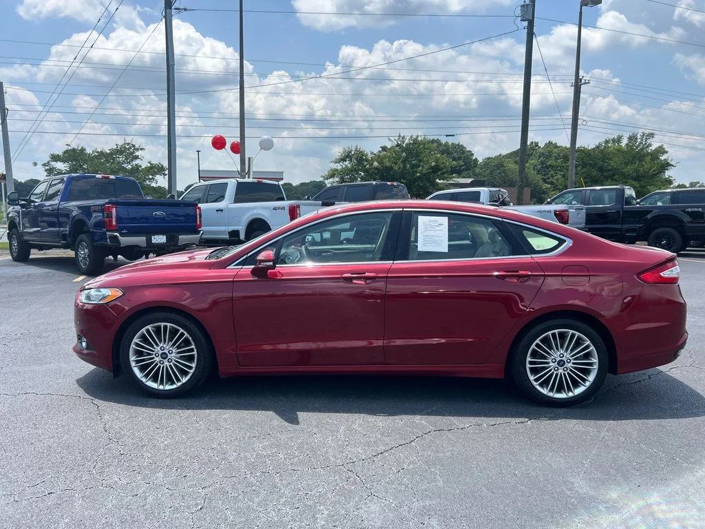 Used 2013 Red Ford SE image 4