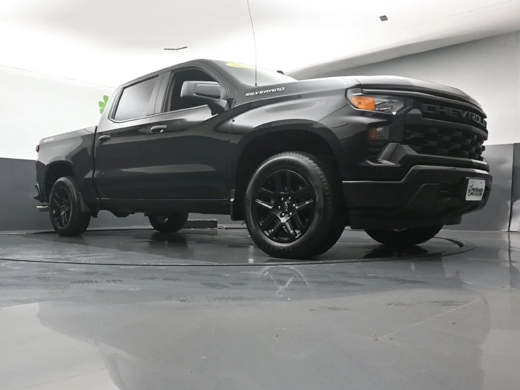 Used 2024 Black Chevrolet Custom image 25