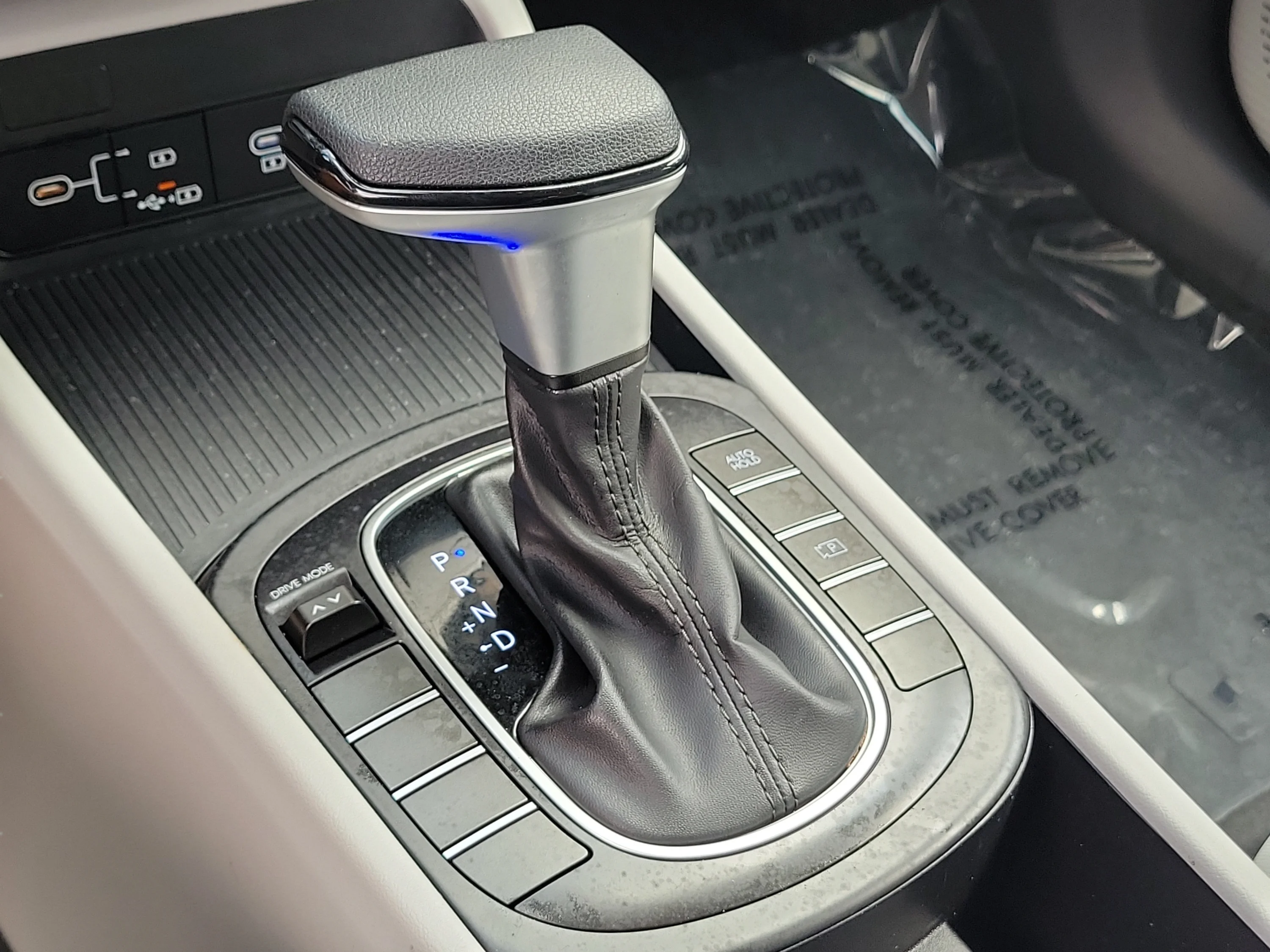 Used 2025 Abyss Black Pearl Hyundai SE image 29