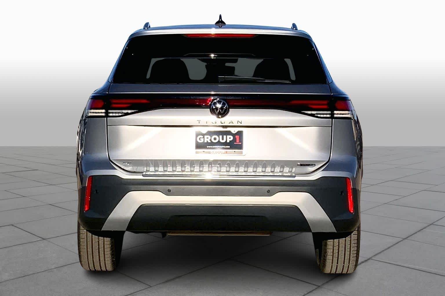 New 2026 Pyrite Silver Metallic Volkswagen SE image 4