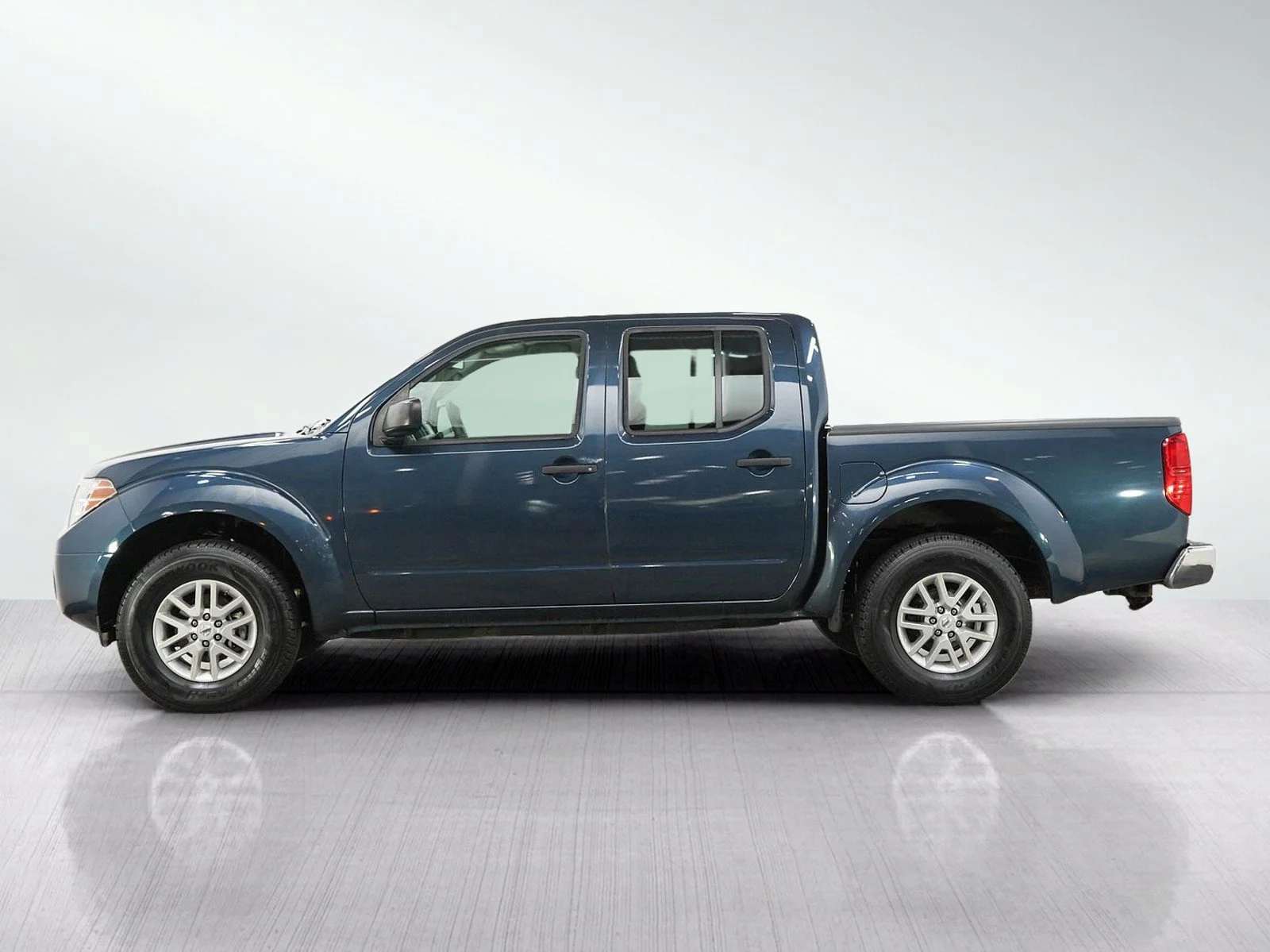 Used 2017 Nissan Frontier SV with VIN 1N6DD0EV4HN716681 for sale in Minneapolis, Minnesota