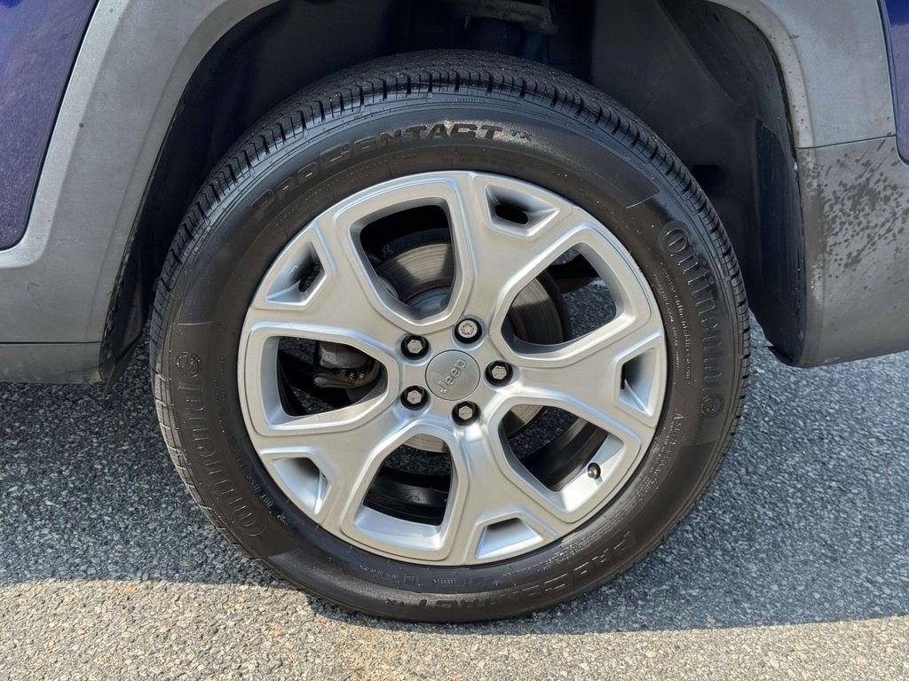 Used 2019 Blue Jeep Limited image 12