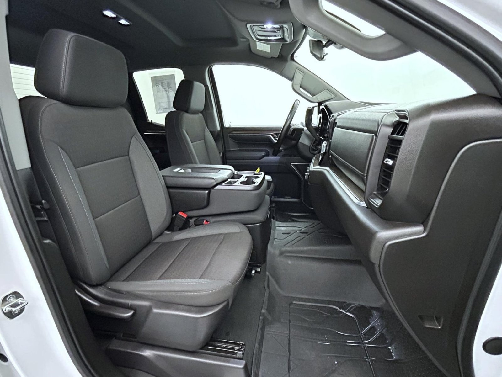 Used 2024 Summit White Chevrolet LT image 15