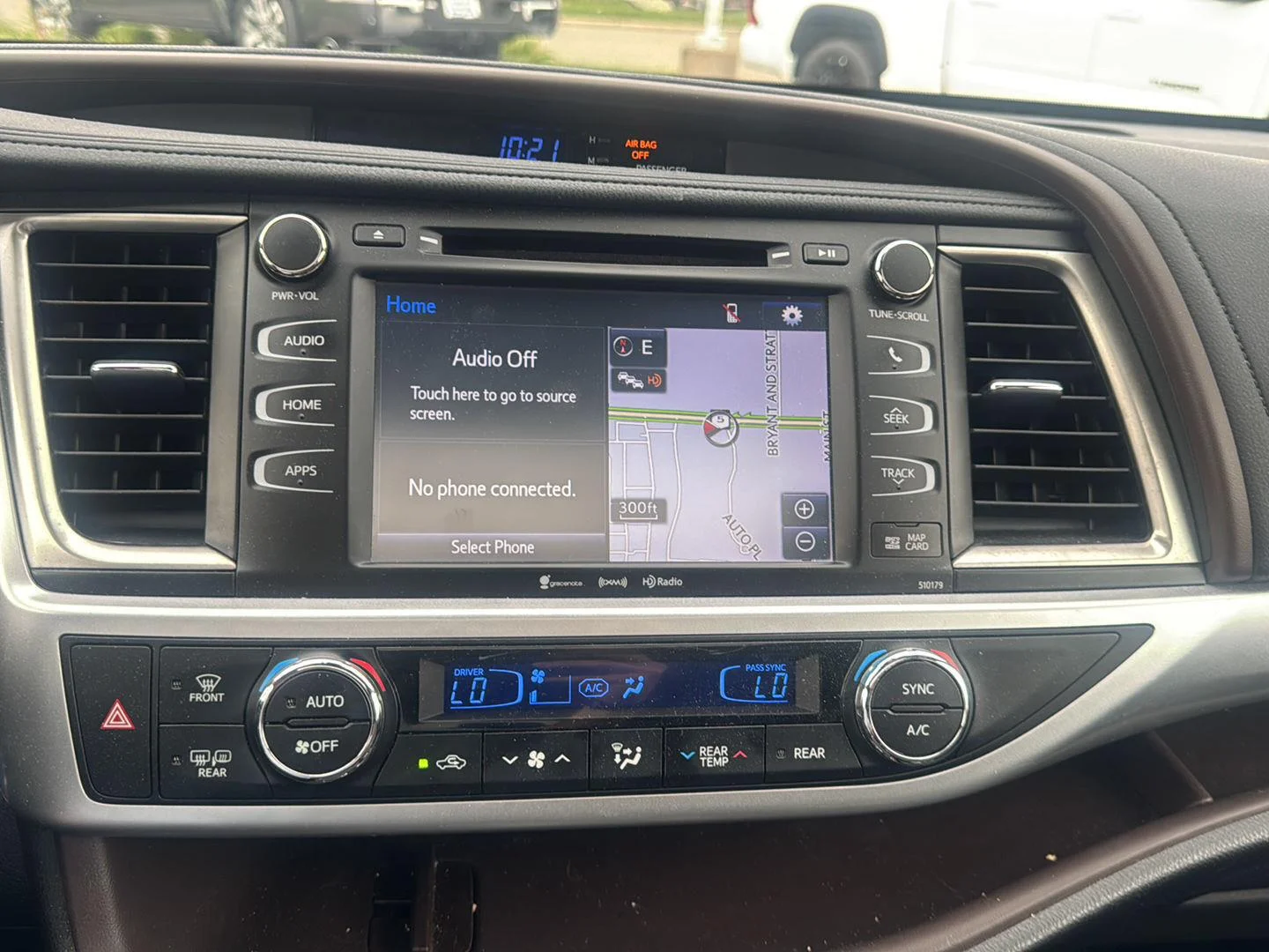 Used 2018 Celestial Silver Metallic Toyota XLE image 9