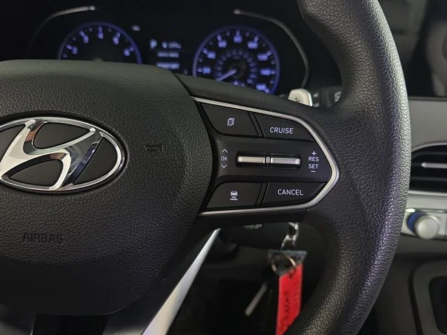 Used 2022 Silver Hyundai SE image 13