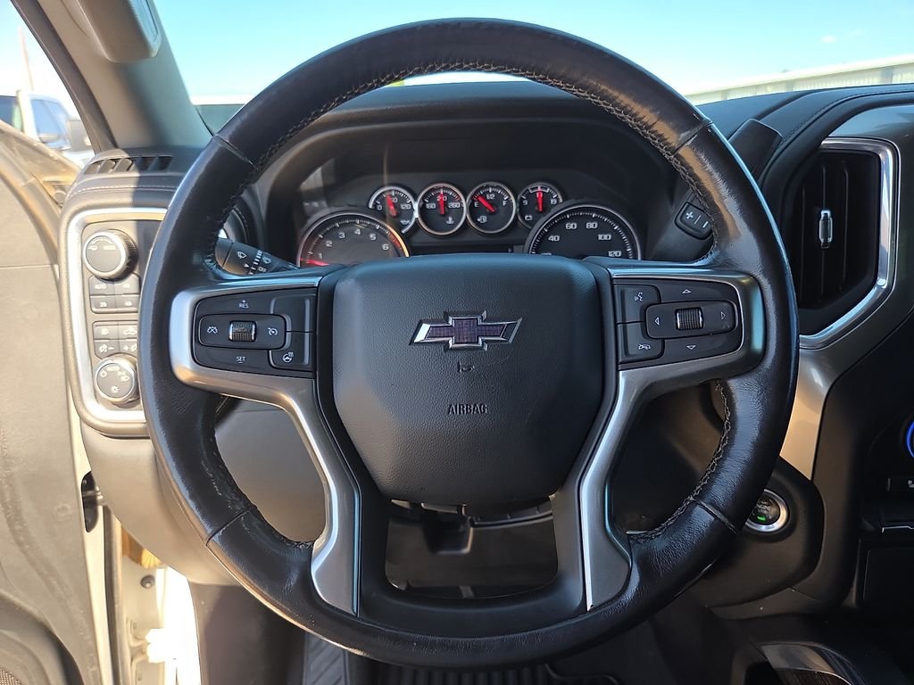Used 2020 Iridescent Pearl Tricoat Chevrolet RST image 20