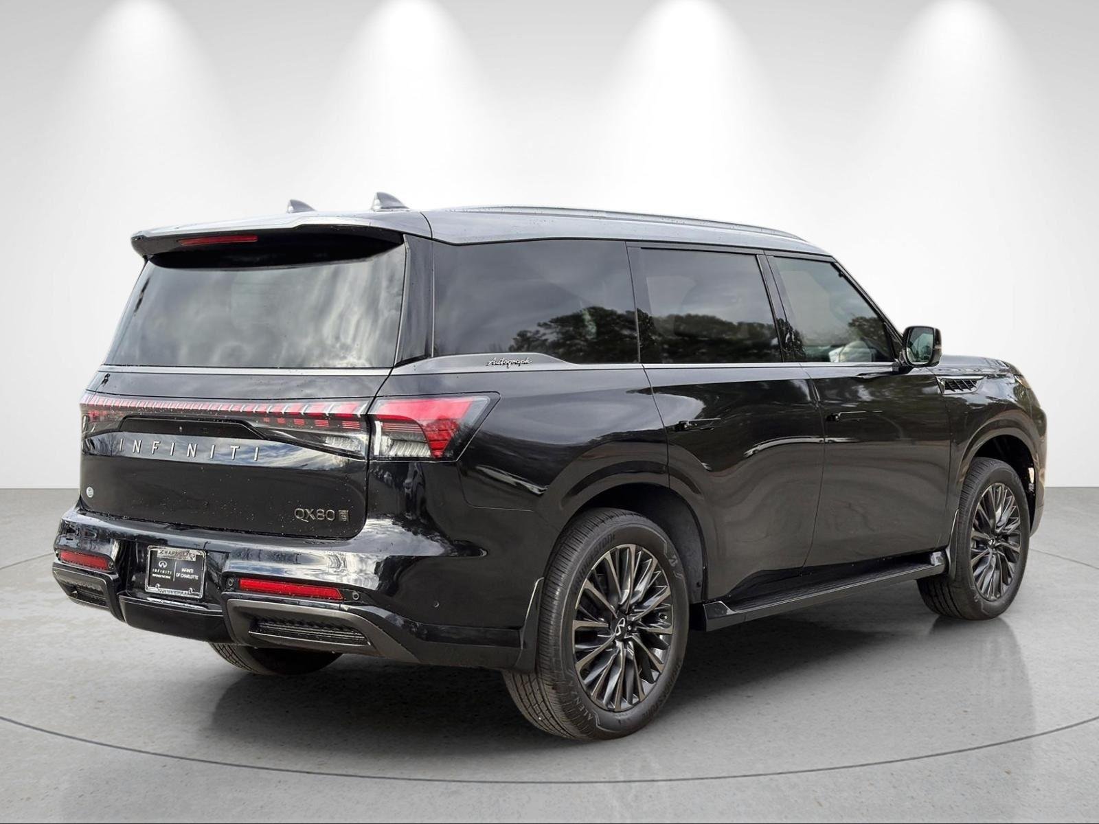 Used 2026 Mineral Black/Graphite Shadow INFINITI AUTOGRAPH image 5