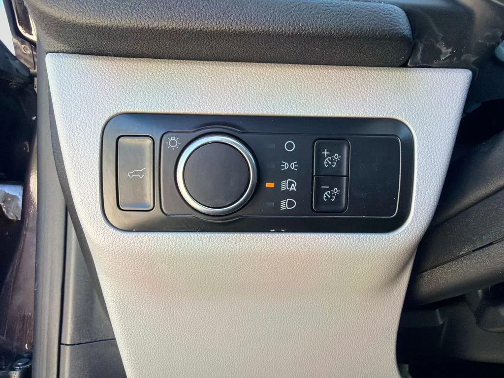 Used 2023 Cinnabar Red Ford Active image 30