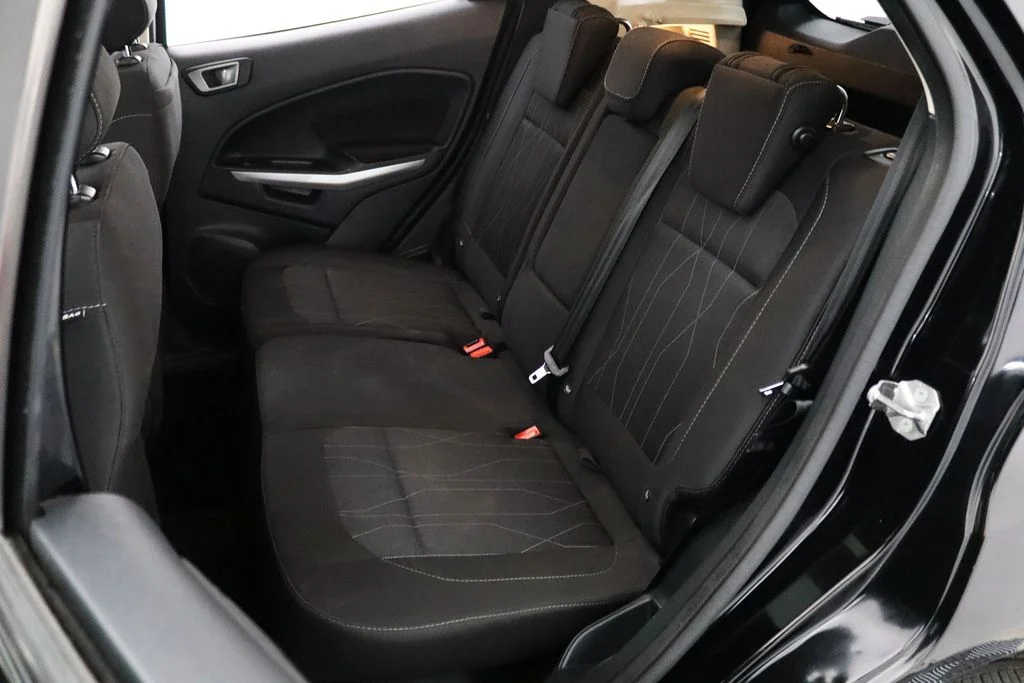Used 2021 Black Ford SE image 9