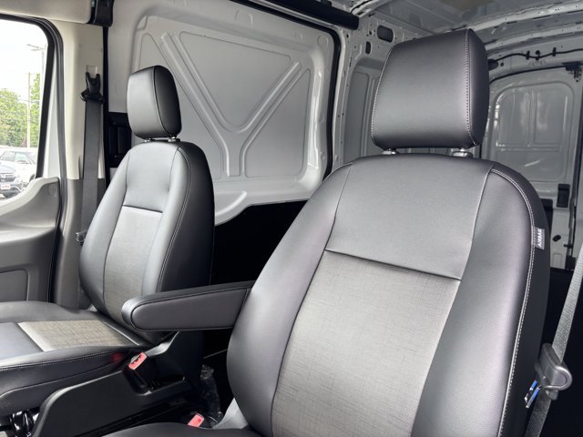 New 2026 Oxford White Ford Cargo Van image 24