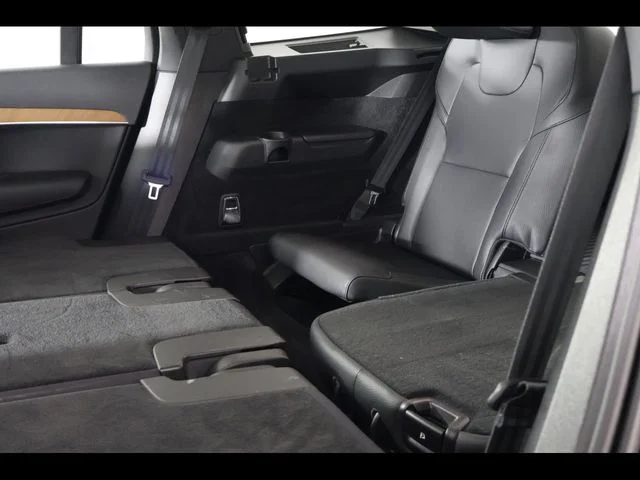 Used 2021 Black Volvo T6 Momentum image 10