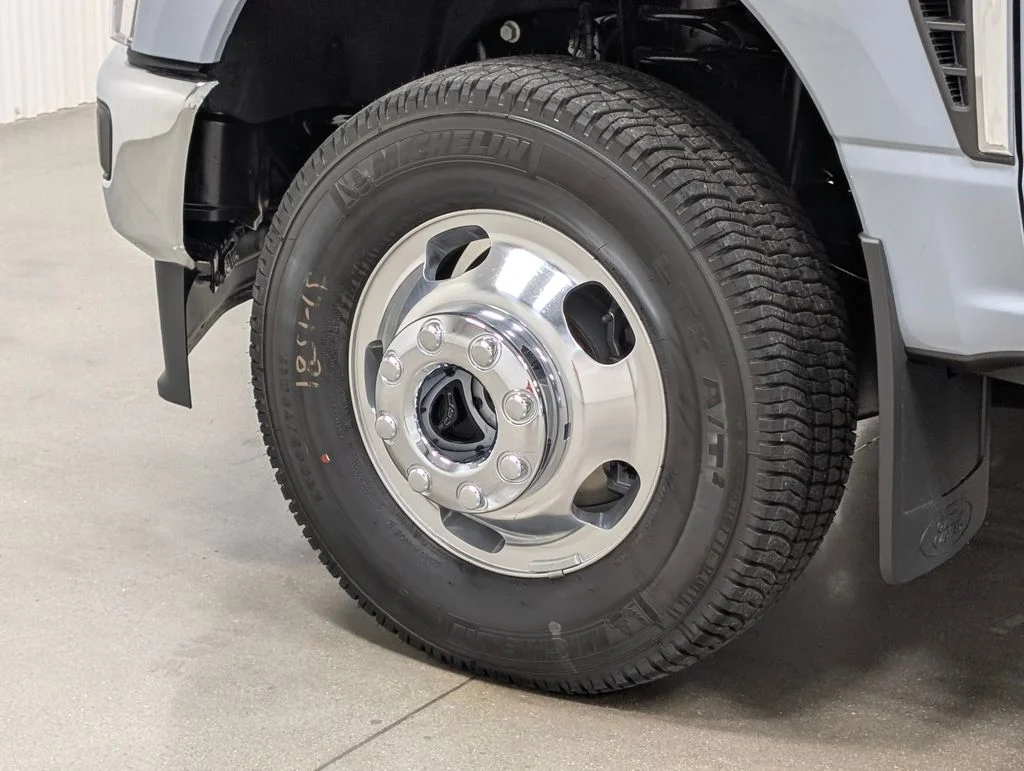 New 2026 Glacier Gray Metallic Tri-Coat Ford F-350® King Ranch® image 2