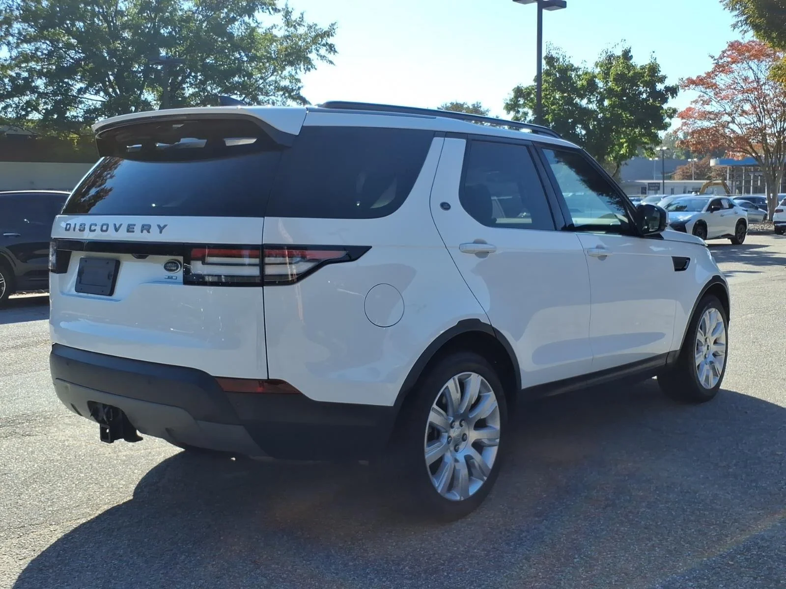 Used 2020 Fuji White Land Rover SE image 8
