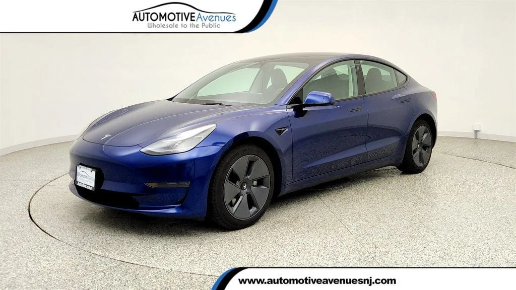 2023 Tesla Model 3 -'s photo