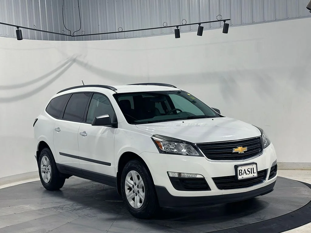 Used 2017 White Chevrolet LS image 36