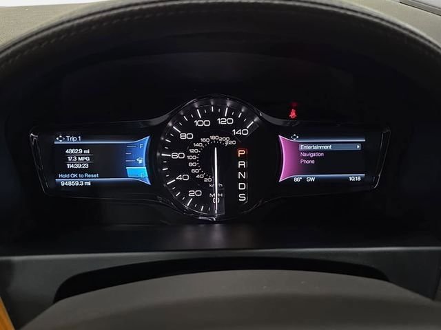 Used 2015 White Lincoln Base image 19