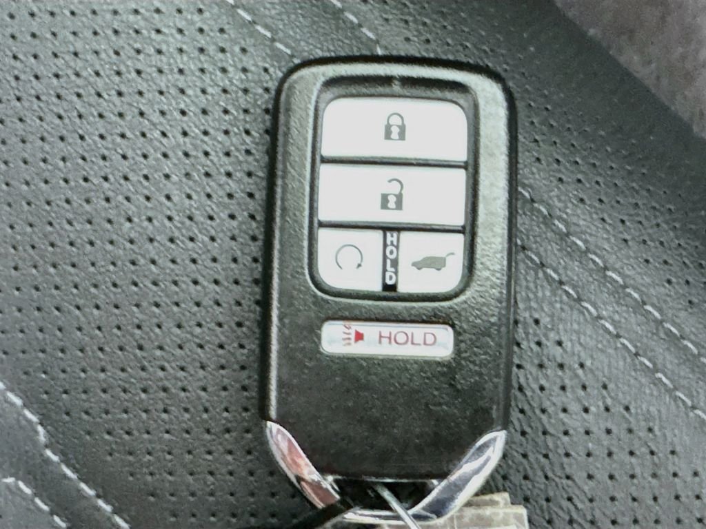 Used 2019 White Honda EX-L image 38