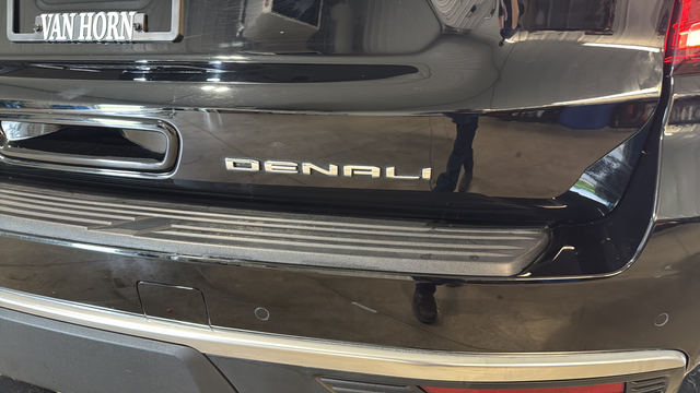 Used 2024 Onyx Black GMC Denali image 46