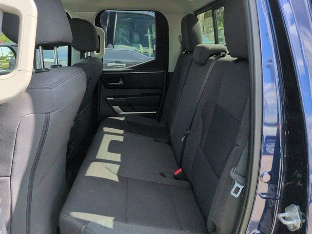 Used 2022  Toyota SR5 image 11