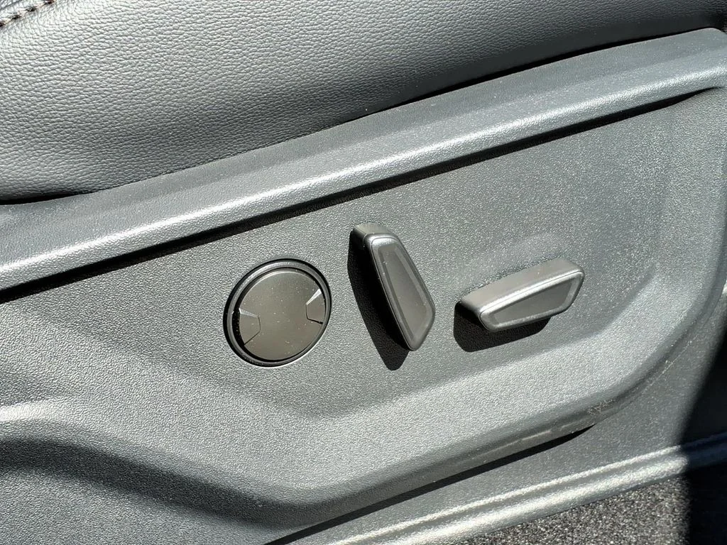 New 2026 Marsh Gray Ford Lariat image 13