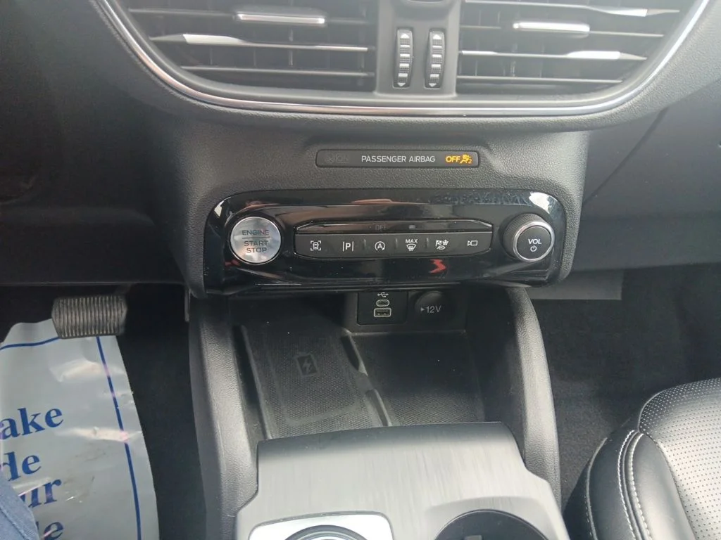 Used 2024 Carbonized Gray Metallic Ford Platinum image 24
