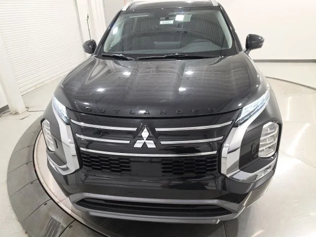 New 2026 Black Mitsubishi SEL S-AWC image 2