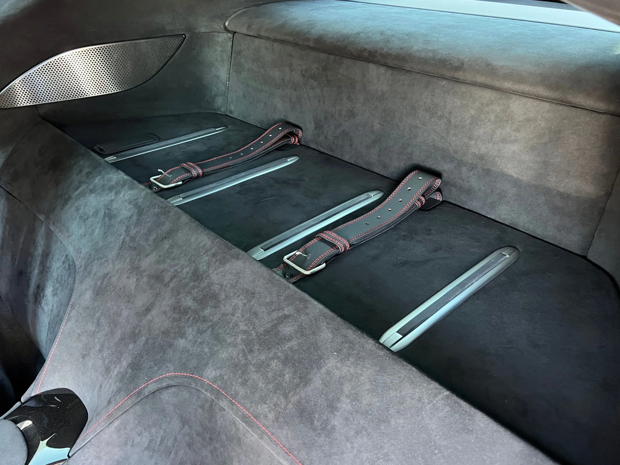 Used 2025  Ferrari Base image 32