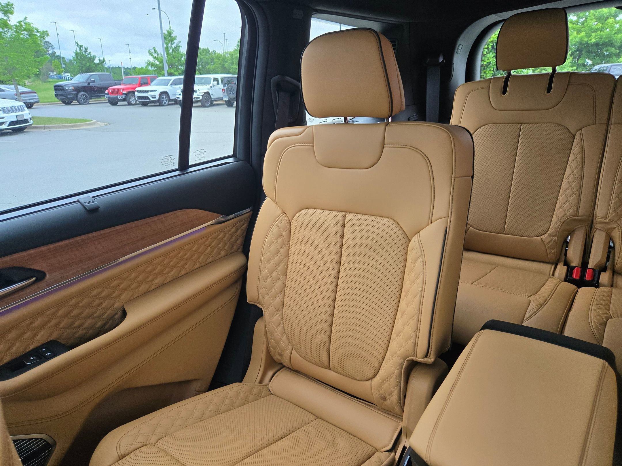 New 2026 Velvet Red Pearl-Coat Exterior Paint Jeep Summit image 12