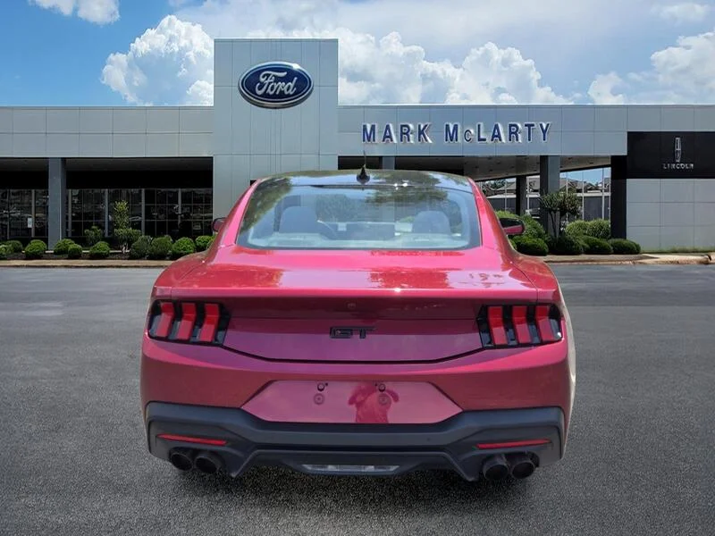 Used 2025 Magenta FORD GT FASTBACK image 4
