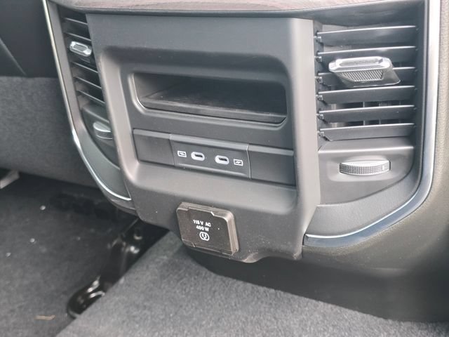 New 2026 Granite Crystal Metallic Clear-Coat Exterior Paint RAM Laramie image 42