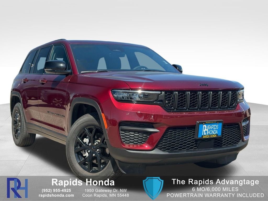Used 2025 Velvet Jeep Altitude image 1