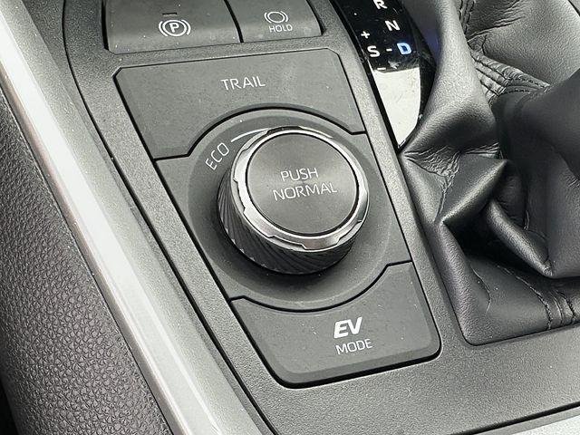 Certified Used 2024 ICE CAP Toyota  image 32