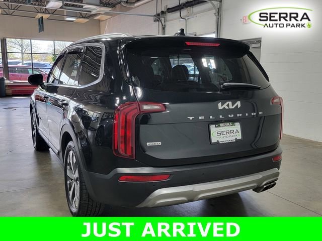Used 2022 Black Kia S image 7