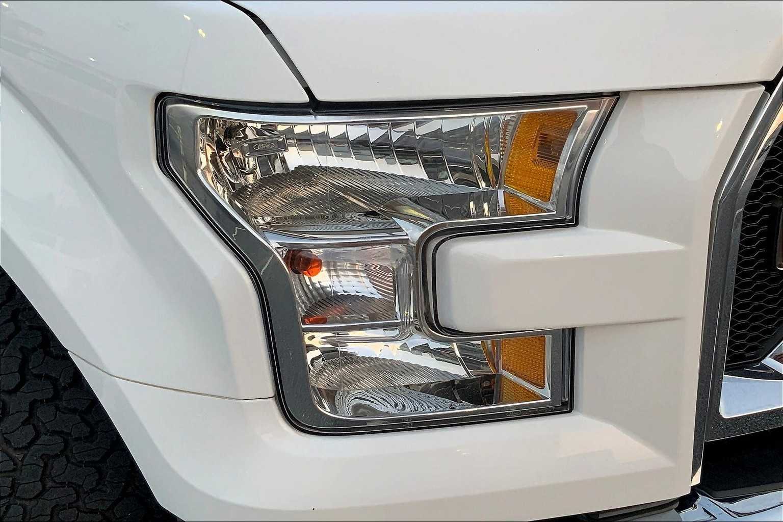 Used 2016 Oxford White Ford XLT image 26