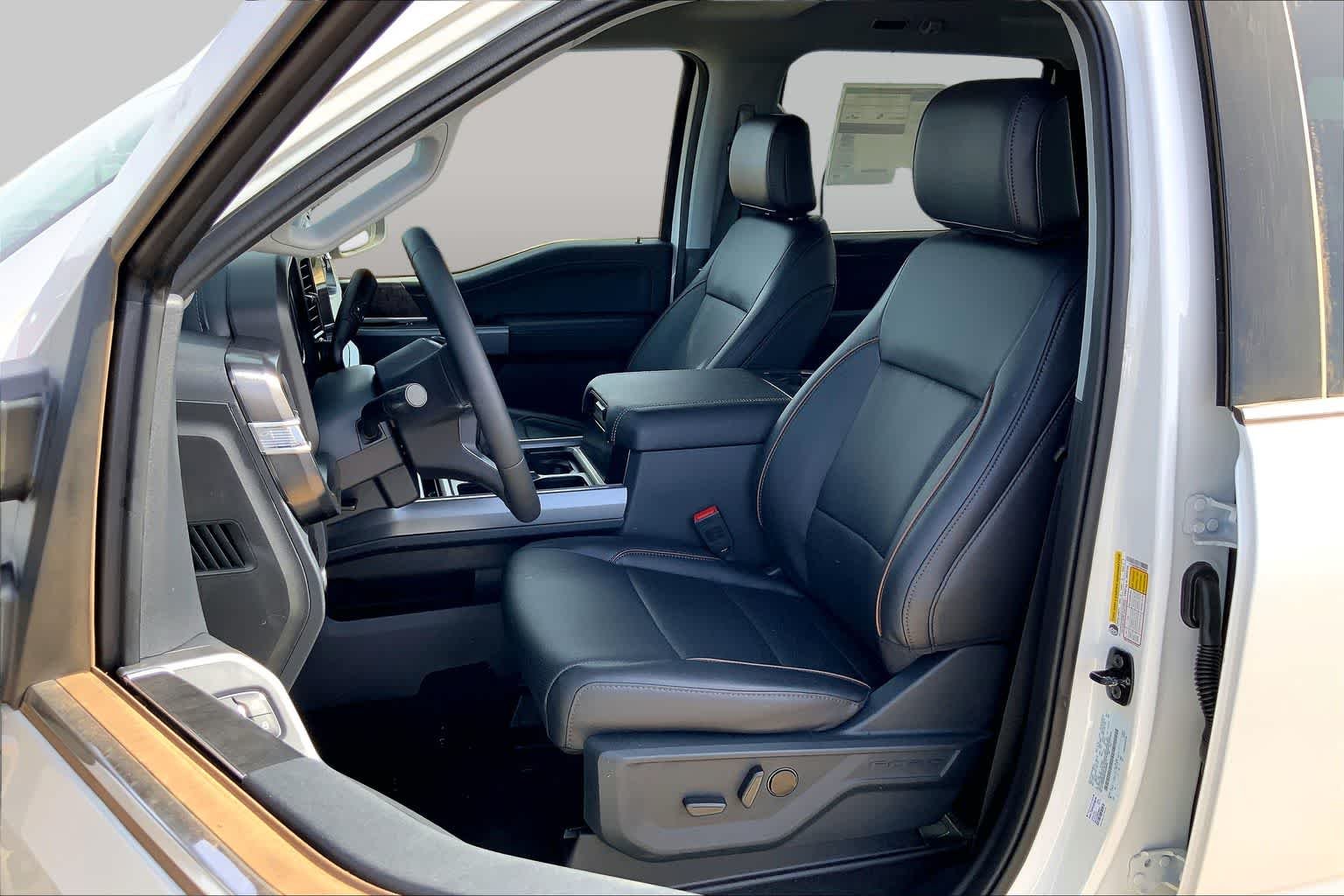 New 2026 Star White Metallic Tri-Coat Ford F-250® Lariat® image 9