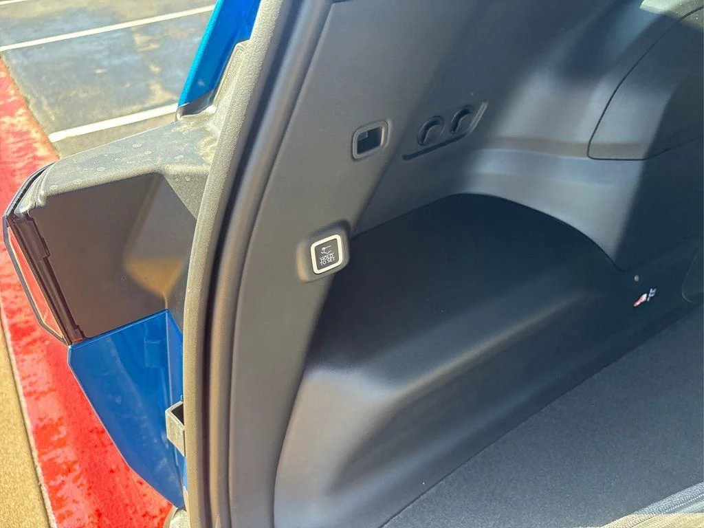 New 2026 Hydro Blue Pearlcoat Jeep Limited image 22
