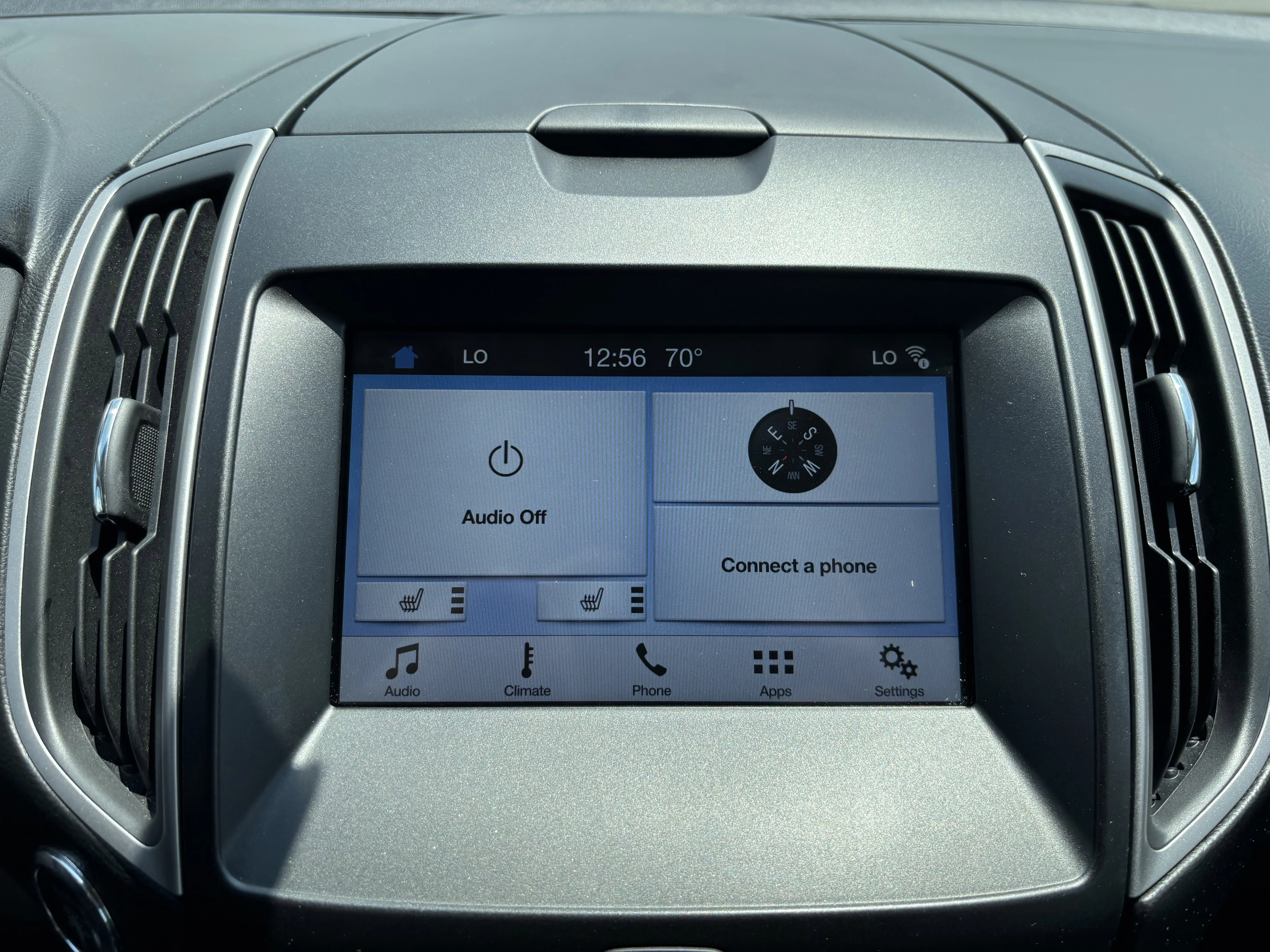 Used 2018 Shadow Black Ford SEL image 21