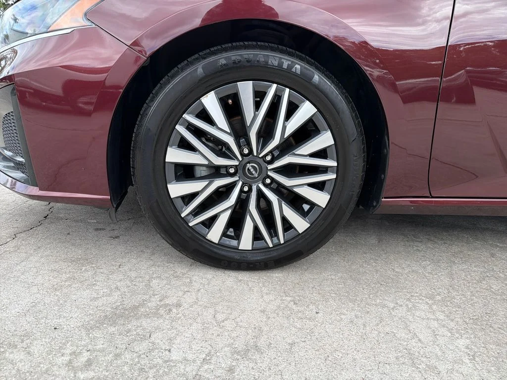 2024 Nissan Altima SV - Photo 11