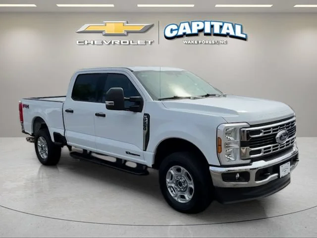 Used 2025  Ford XL image 7