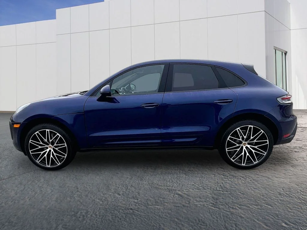 2026 Porsche Macan Base - Photo 2