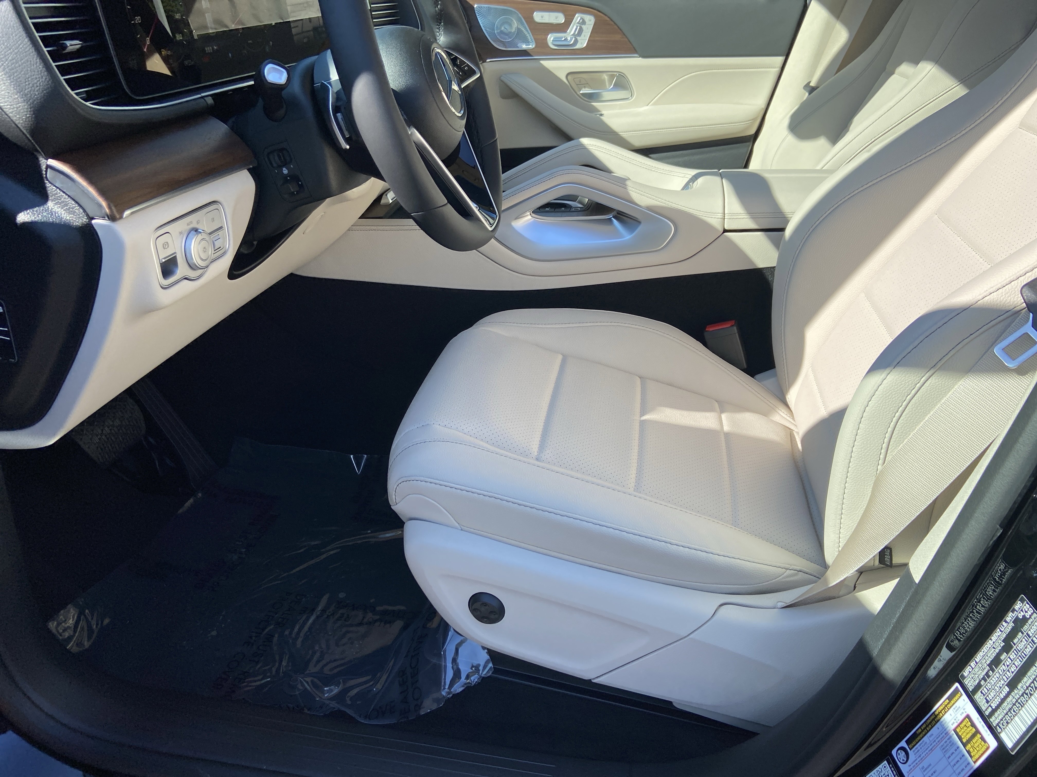 New 2026 Black Mercedes-Benz GLE 450 4MATIC® SUV image 18