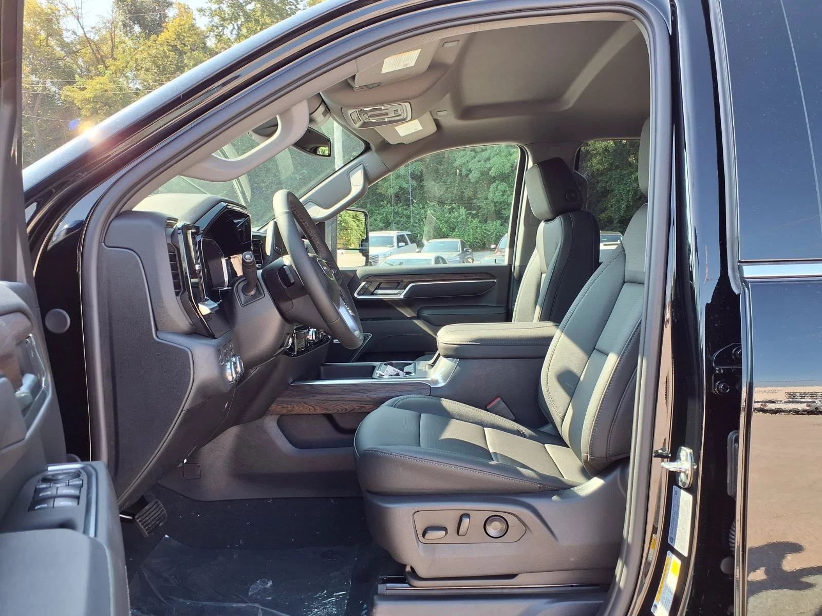 New 2026 Onyx Black GMC SLT image 16