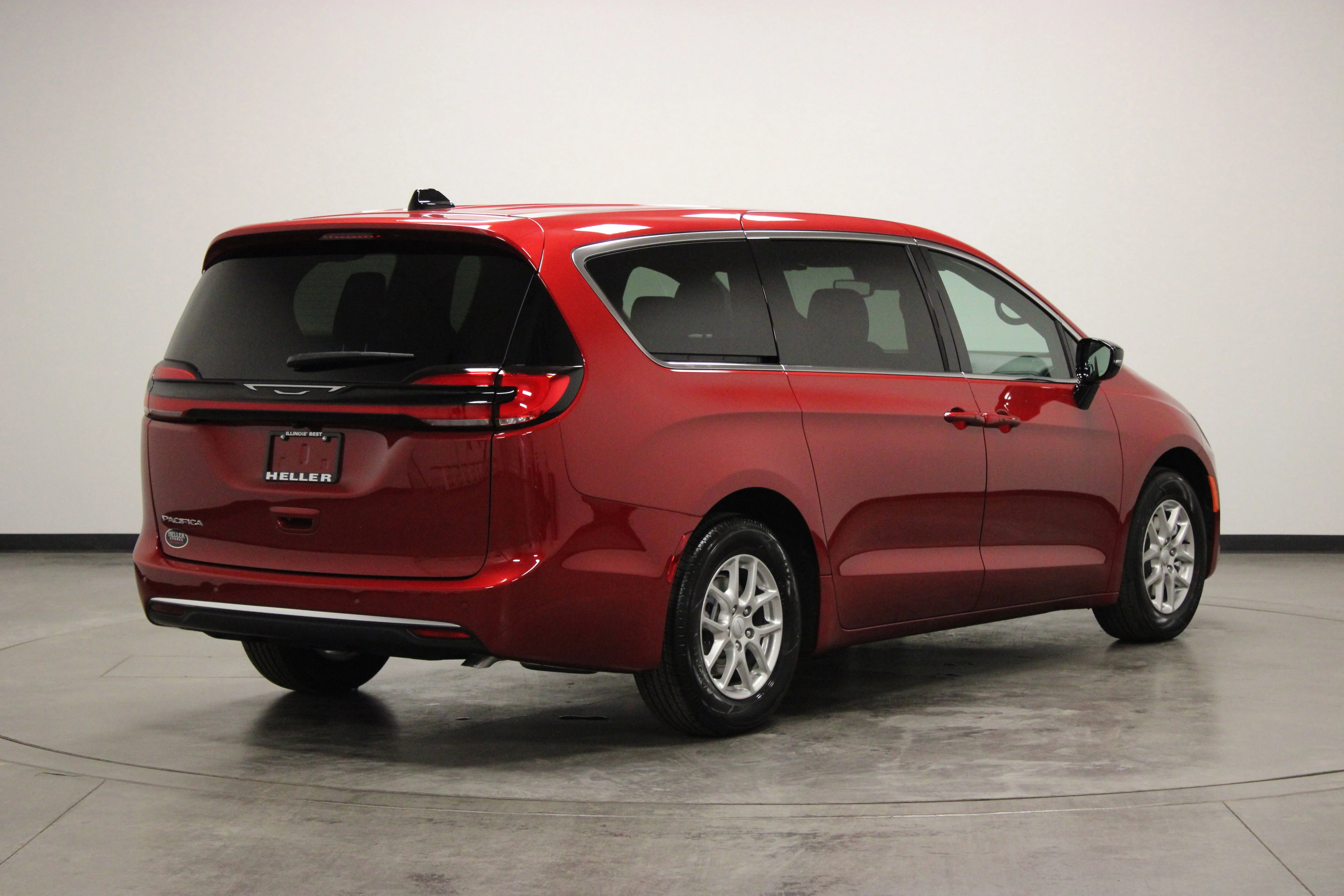 New 2027 Red Hot Pearl-Coat Exterior Paint Chrysler Select image 9