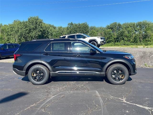 New 2026 Agate Black Metallic Ford Tremor® image 45