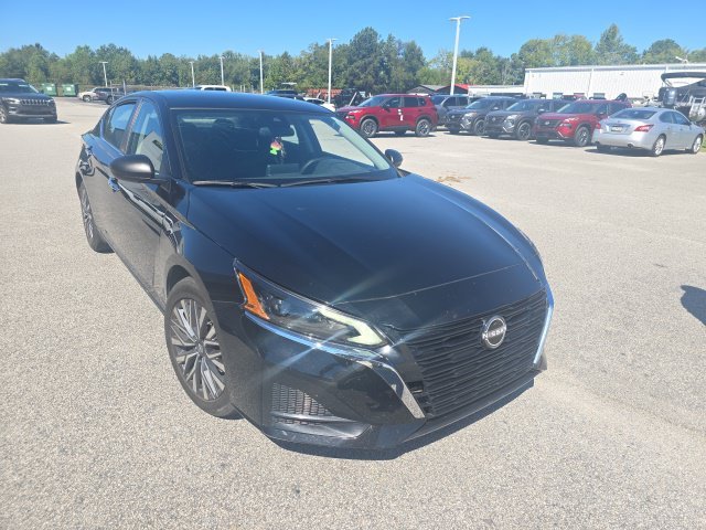 Used 2025 Black Nissan 2.5 SV image 1