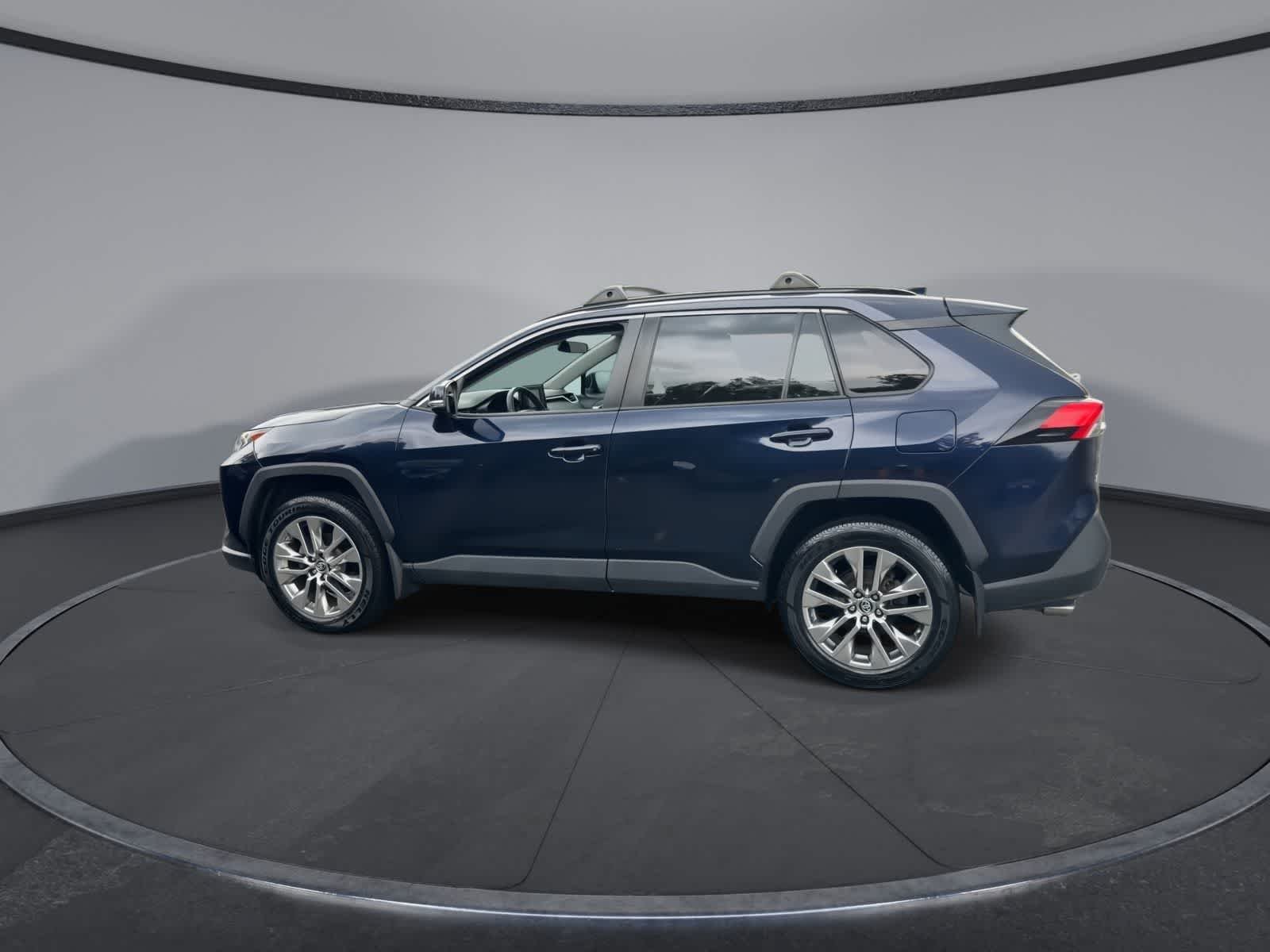 Used 2019 Blueprint Toyota XLE Premium image 5