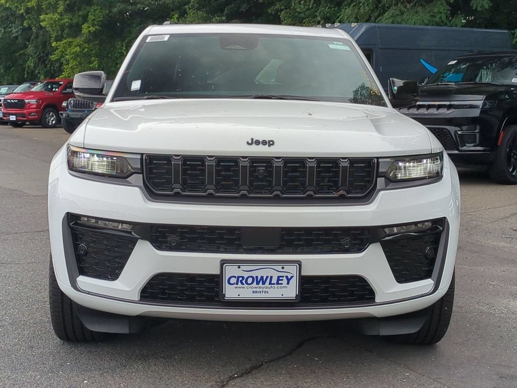 New 2026 Bright White Clear-Coat Exterior Paint Jeep Limited Reserve image 7